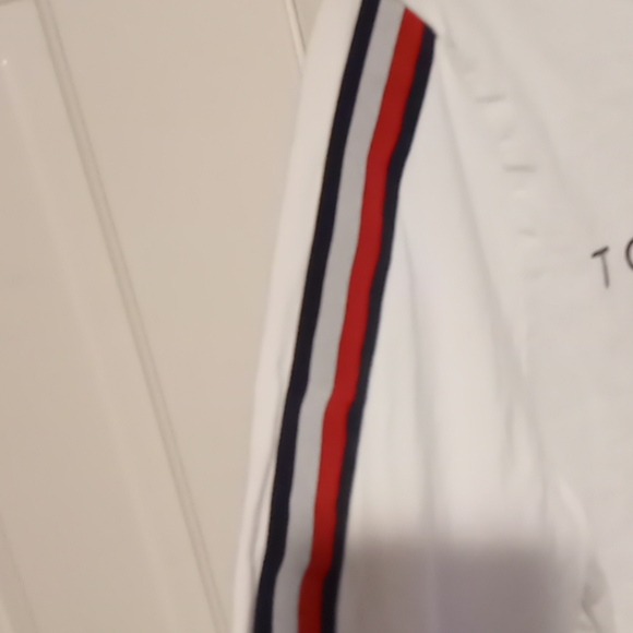 Tommy Hilfiger shirt - Picture 3 of 5